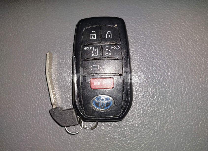 Photo 11 of 2023 Toyota Sienna XLE (VIN 5TDJSKFC7PS094770)