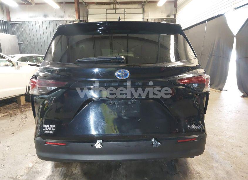 Photo 17 of 2023 Toyota Sienna XLE (VIN 5TDJSKFC7PS094770)