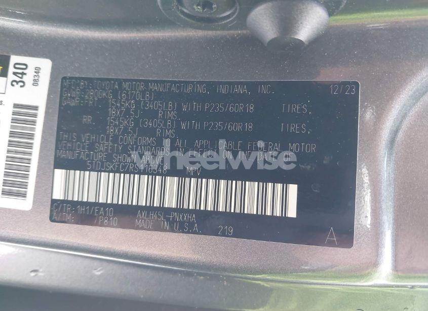 Photo 9 of 2024 Toyota Sienna XLE/WOODLAND EDITION (VIN 5TDJSKFC7RS116348)