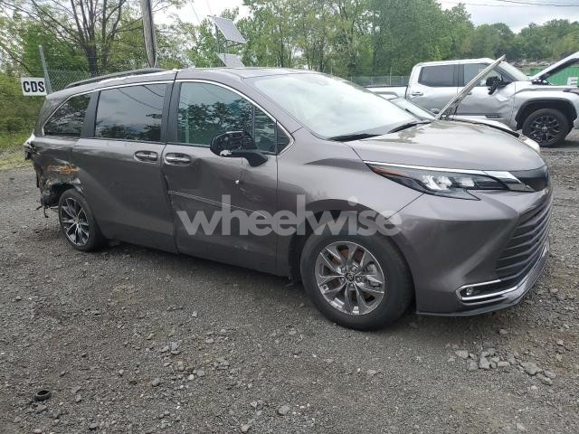 Photo 6 of 2024 TOYOTA SIENNA XLE (VIN 5TDJSKFC8RS134633)