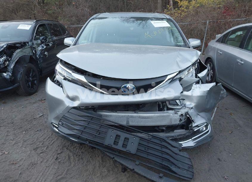 Photo 13 of 2023 Toyota Sienna XLE (VIN 5TDJSKFC9PS075072)