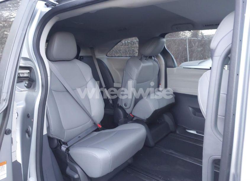 Photo 8 of 2023 Toyota Sienna XLE (VIN 5TDJSKFC9PS075072)