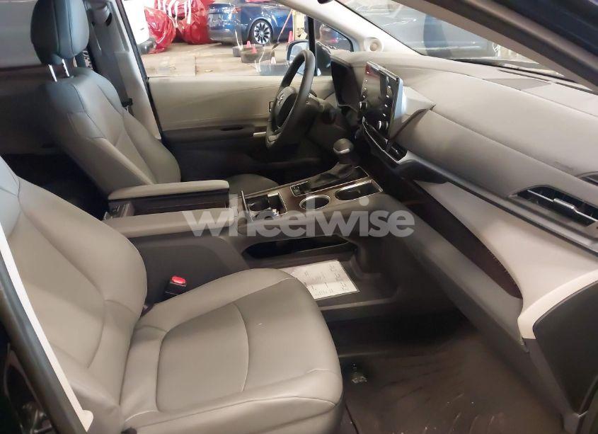Photo 5 of 2023 Toyota Sienna XLE (VIN 5TDJSKFC9PS093944)
