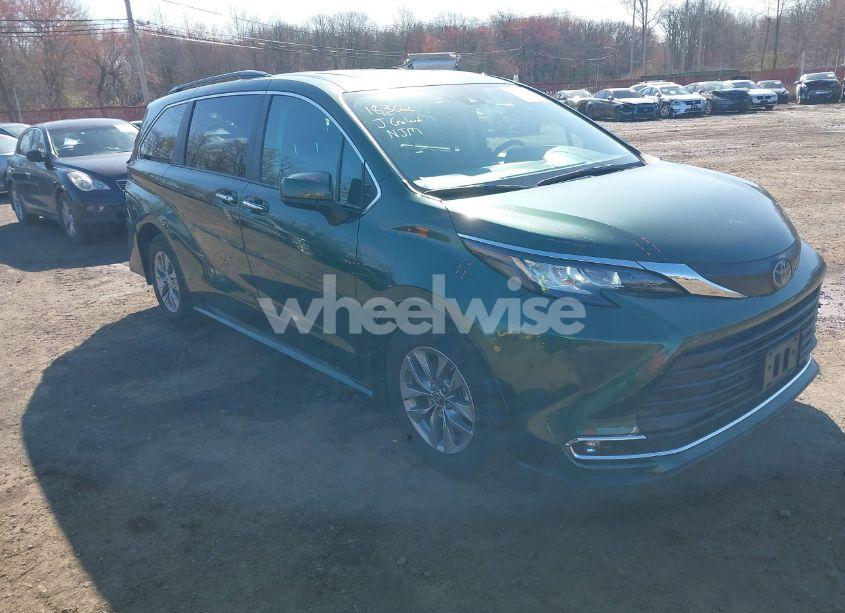 2023 Toyota Sienna XLE (VIN 5TDJSKFC9PS095810) main photo