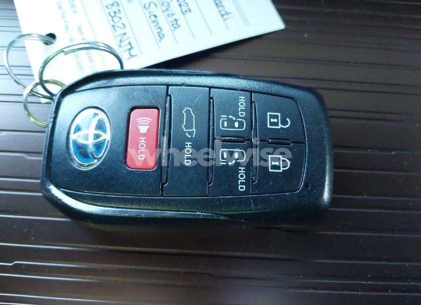 Photo 11 of 2023 Toyota Sienna XLE (VIN 5TDJSKFC9PS095810)