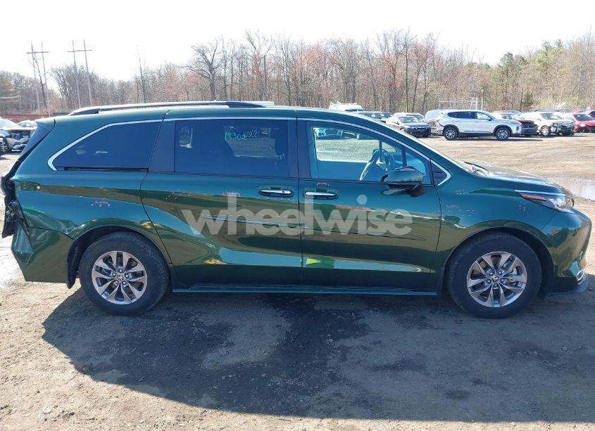 Photo 13 of 2023 Toyota Sienna XLE (VIN 5TDJSKFC9PS095810)