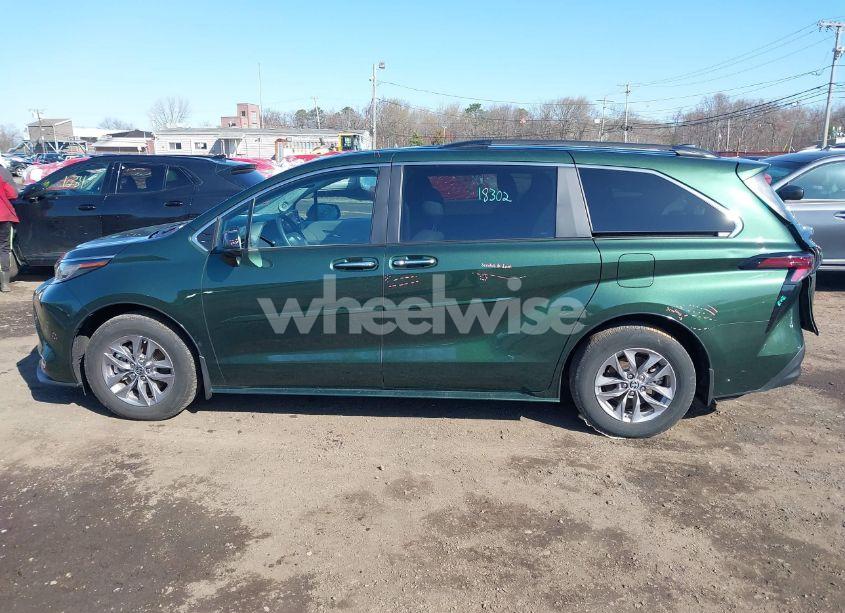 Photo 14 of 2023 Toyota Sienna XLE (VIN 5TDJSKFC9PS095810)