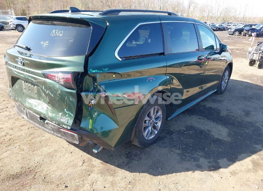 Photo 4 of 2023 Toyota Sienna XLE (VIN 5TDJSKFC9PS095810)