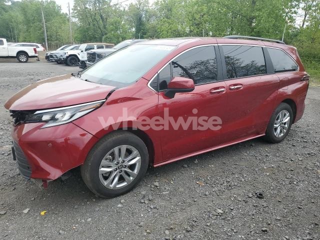 Photo 13 of 2025 TOYOTA SIENNA XLE (VIN 5TDJSKFC9SS161197)