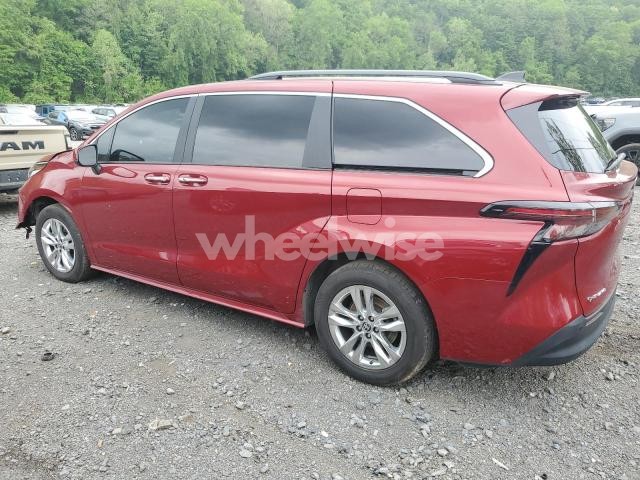 Photo 3 of 2025 TOYOTA SIENNA XLE (VIN 5TDJSKFC9SS161197)