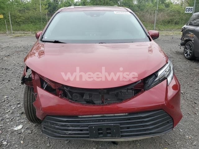 Photo 8 of 2025 TOYOTA SIENNA XLE (VIN 5TDJSKFC9SS161197)