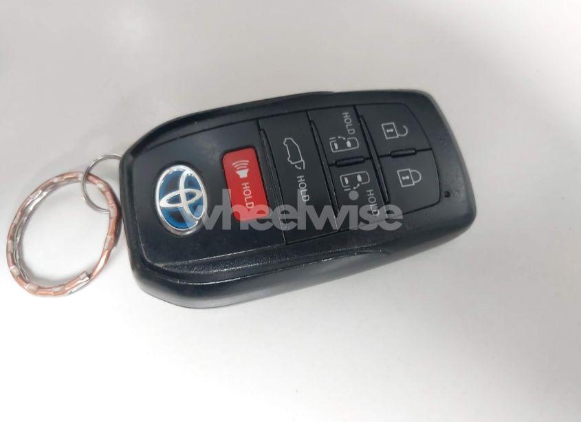 Photo 11 of 2021 Toyota Sienna XLE (VIN 5TDJSKFCXMS014664)