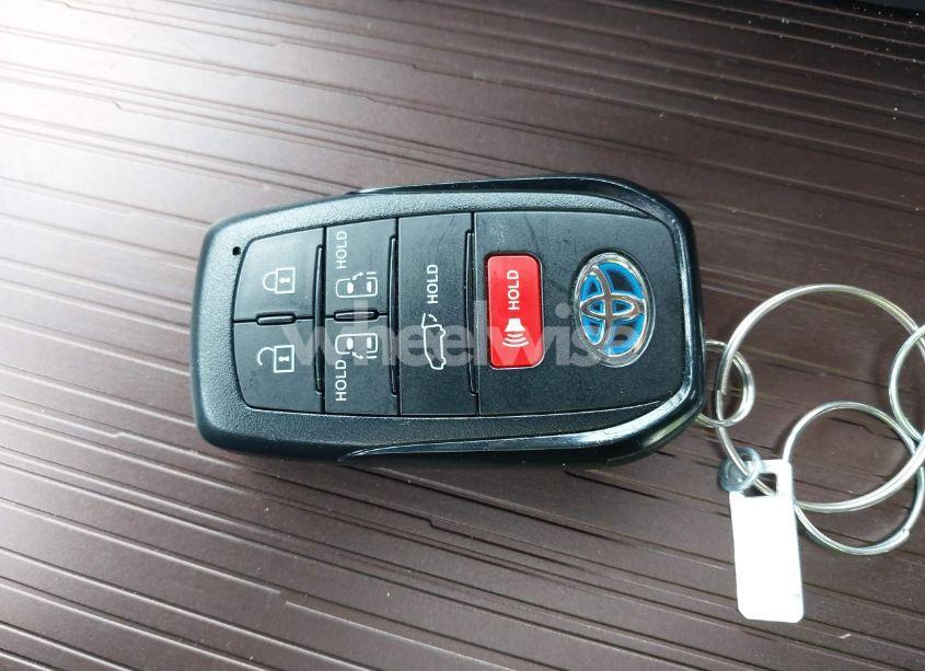 Photo 11 of 2021 Toyota Sienna XLE (VIN 5TDJSKFCXMS024627)