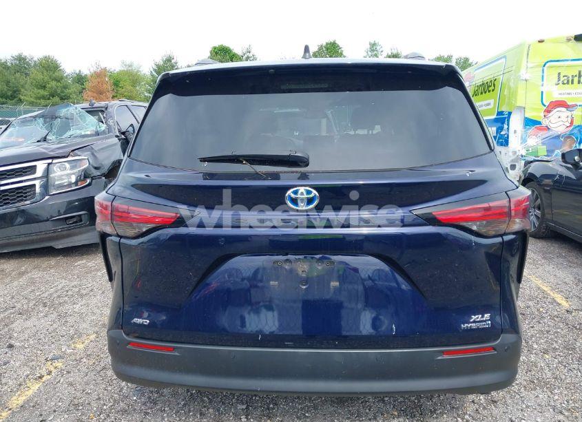 Photo 16 of 2021 Toyota Sienna XLE (VIN 5TDJSKFCXMS024627)