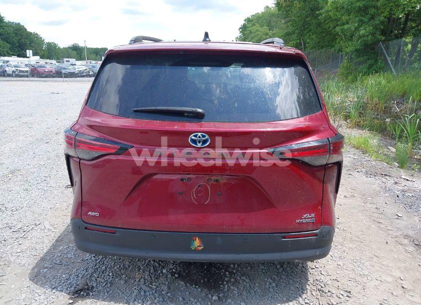Photo 16 of 2022 Toyota Sienna XLE (VIN 5TDJSKFCXNS059539)