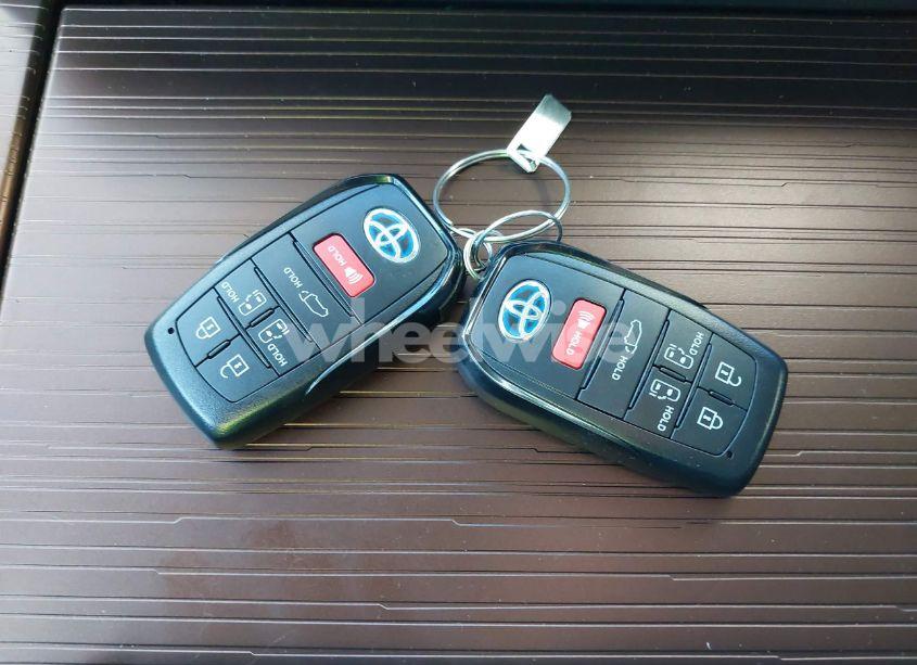 Photo 11 of 2024 Toyota Sienna XLE (VIN 5TDJSKFCXRS144273)