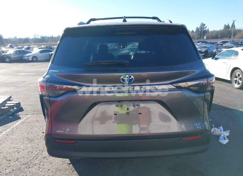 Photo 17 of 2024 Toyota Sienna XLE (VIN 5TDJSKFCXRS144273)