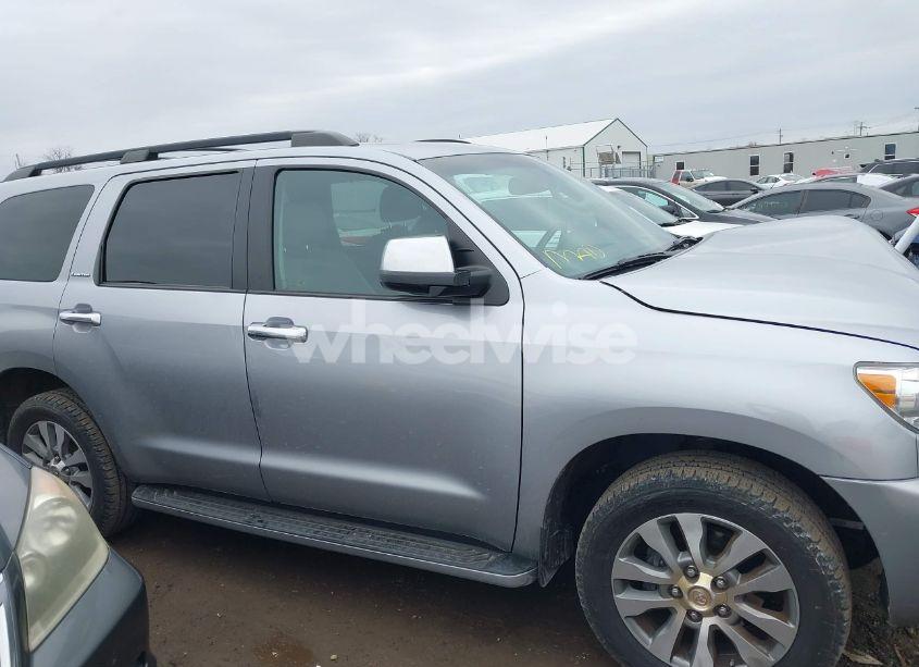 Photo 13 of 2016 Toyota Sequoia LIMITED 5.7L V8 (VIN 5TDJW5G17GS146224)