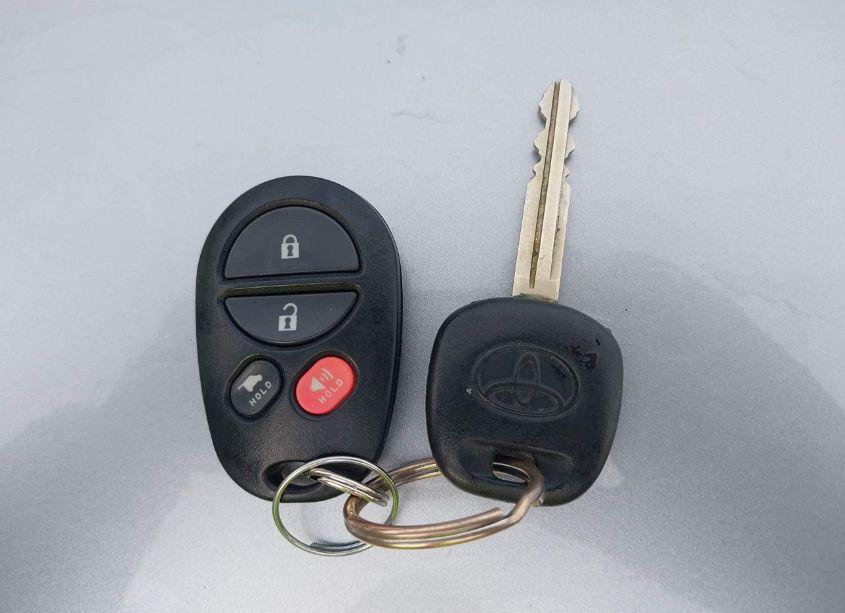 Photo 11 of 2013 Toyota Sequoia LIMITED 5.7L V8 (VIN 5TDJW5G19DS087415)