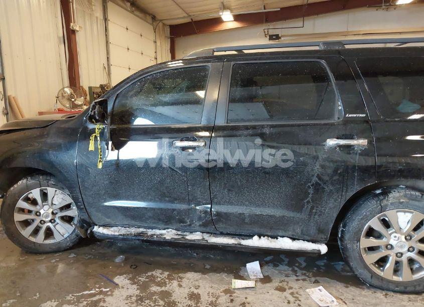 Photo 14 of 2011 Toyota Sequoia LIMITED 5.7L V8 (VIN 5TDJY5G10BS050146)