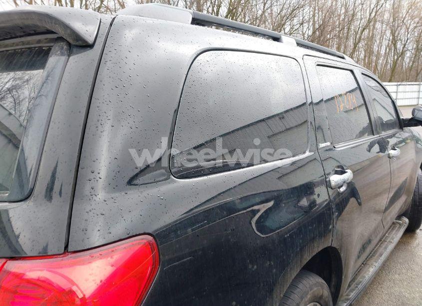 Photo 4 of 2011 Toyota Sequoia LIMITED 5.7L V8 (VIN 5TDJY5G10BS050146)