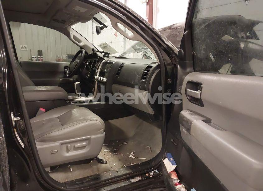 Photo 5 of 2011 Toyota Sequoia LIMITED 5.7L V8 (VIN 5TDJY5G10BS050146)