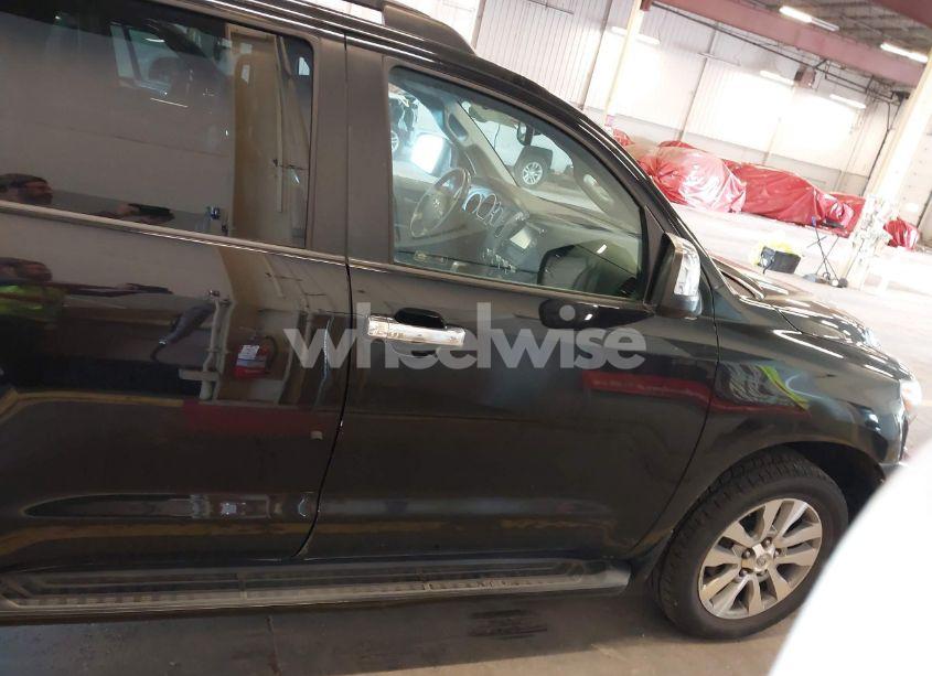 Photo 14 of 2011 Toyota Sequoia LIMITED 5.7L V8 (VIN 5TDJY5G10BS050535)