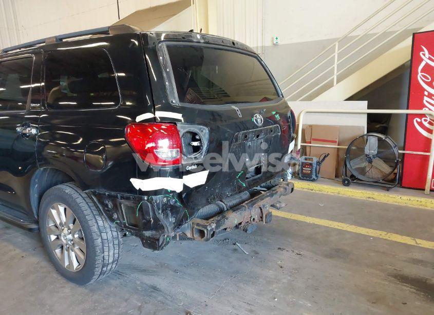 Photo 19 of 2011 Toyota Sequoia LIMITED 5.7L V8 (VIN 5TDJY5G10BS050535)