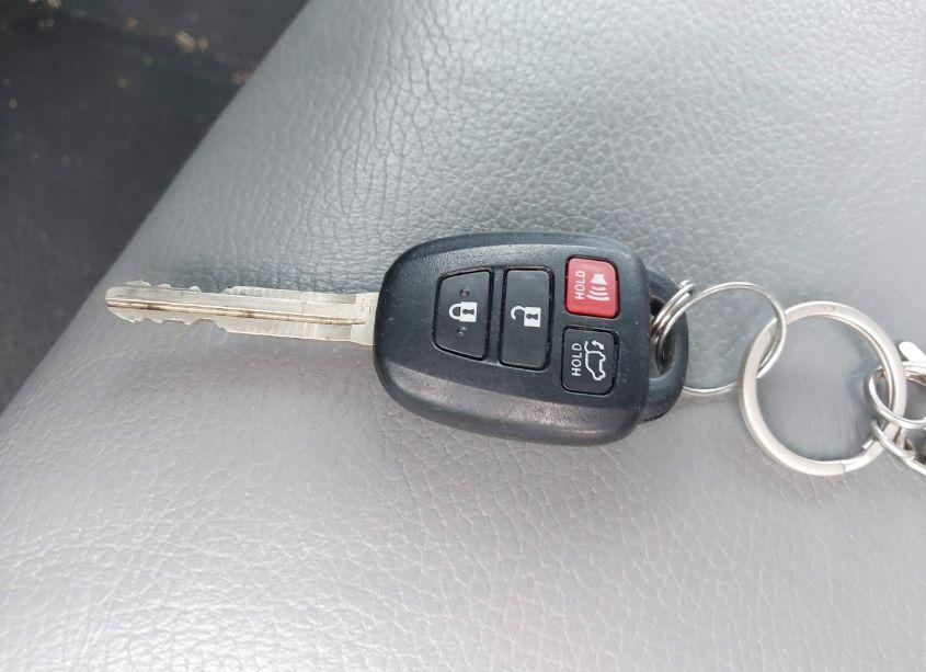 Photo 11 of 2019 Toyota Sequoia LIMITED (VIN 5TDJY5G10KS168651)