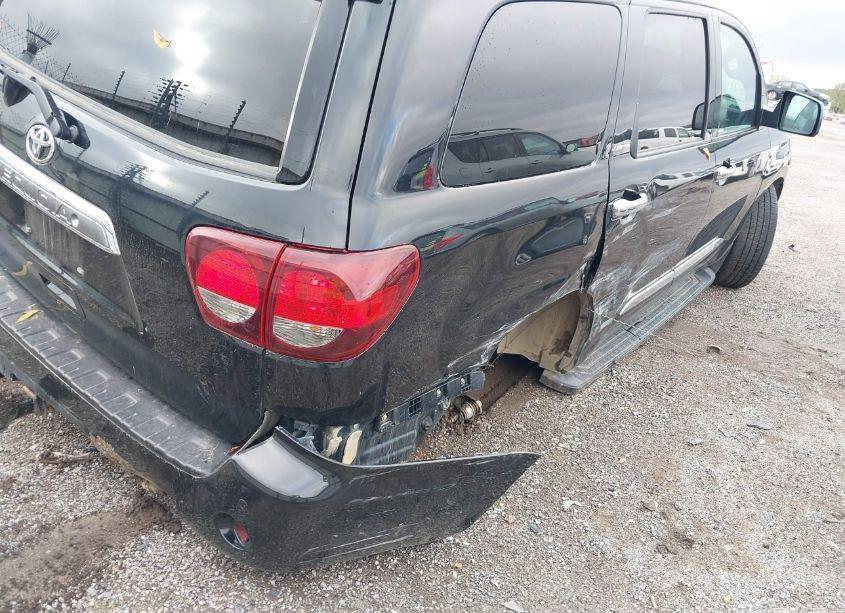 Photo 6 of 2019 Toyota Sequoia LIMITED (VIN 5TDJY5G10KS168651)