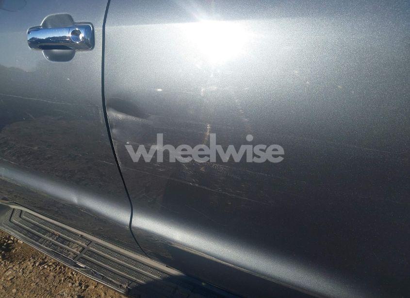 Photo 17 of 2010 Toyota Sequoia LIMITED 5.7L V8 (VIN 5TDJY5G14AS027337)