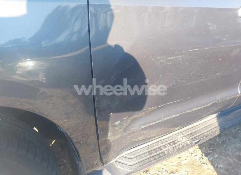 Photo 6 of 2010 Toyota Sequoia LIMITED 5.7L V8 (VIN 5TDJY5G14AS027337)