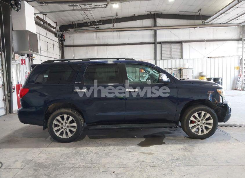 Photo 13 of 2010 Toyota Sequoia LIMITED 5.7L V8 (VIN 5TDJY5G14AS027368)