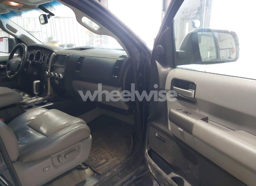 Photo 5 of 2010 Toyota Sequoia LIMITED 5.7L V8 (VIN 5TDJY5G14AS027368)