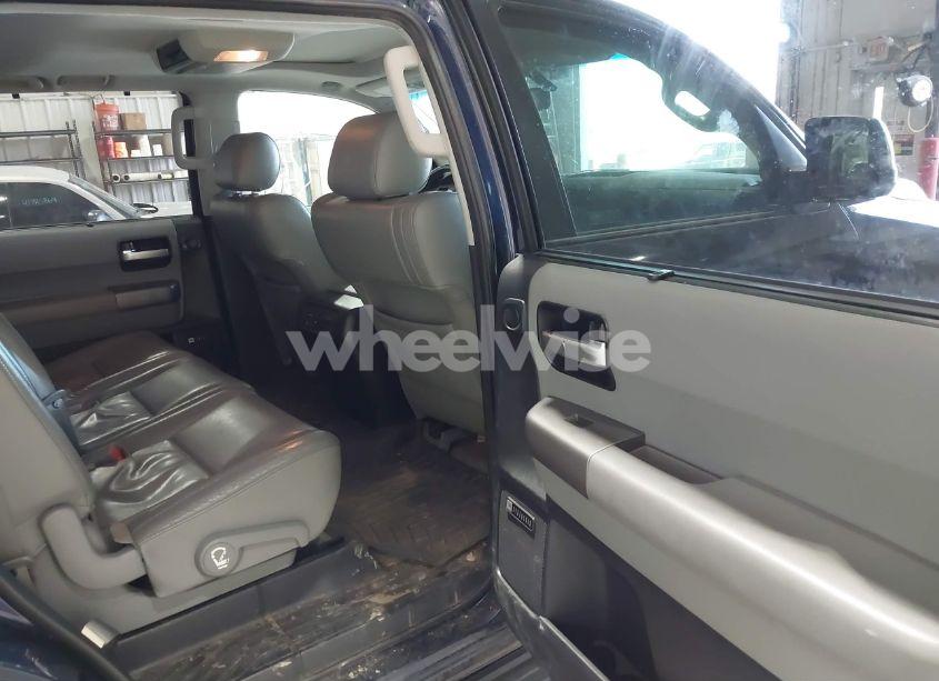 Photo 8 of 2010 Toyota Sequoia LIMITED 5.7L V8 (VIN 5TDJY5G14AS027368)