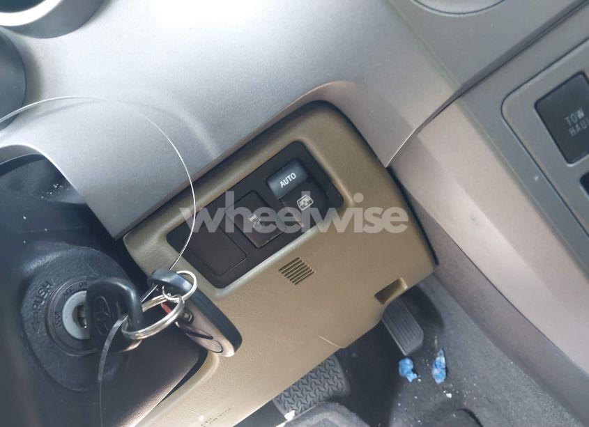 Photo 11 of 2013 Toyota Sequoia LIMITED 5.7L V8 (VIN 5TDJY5G14DS091849)