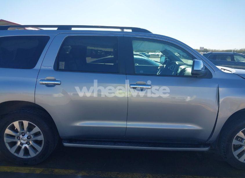 Photo 13 of 2014 Toyota Sequoia LIMITED 5.7L V8 (VIN 5TDJY5G14ES101541)