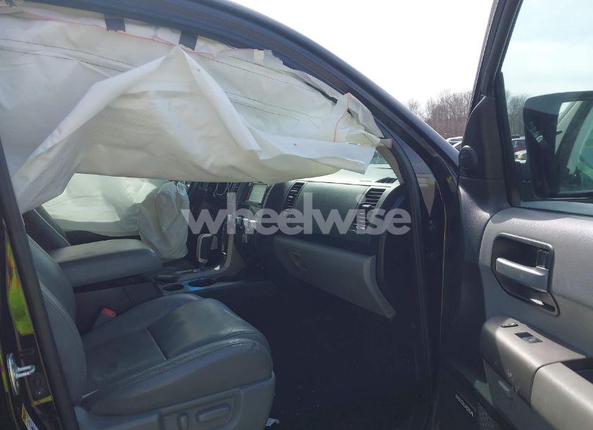 Photo 5 of 2016 Toyota Sequoia LIMITED 5.7L V8 (VIN 5TDJY5G14GS143565)