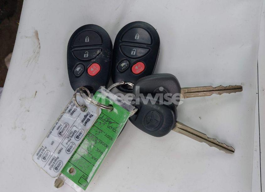 Photo 11 of 2016 Toyota Sequoia LIMITED 5.7L V8 (VIN 5TDJY5G18GS140071)