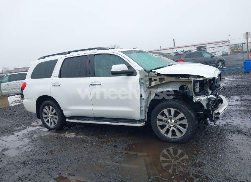 Photo 13 of 2016 Toyota Sequoia LIMITED 5.7L V8 (VIN 5TDJY5G18GS140071)