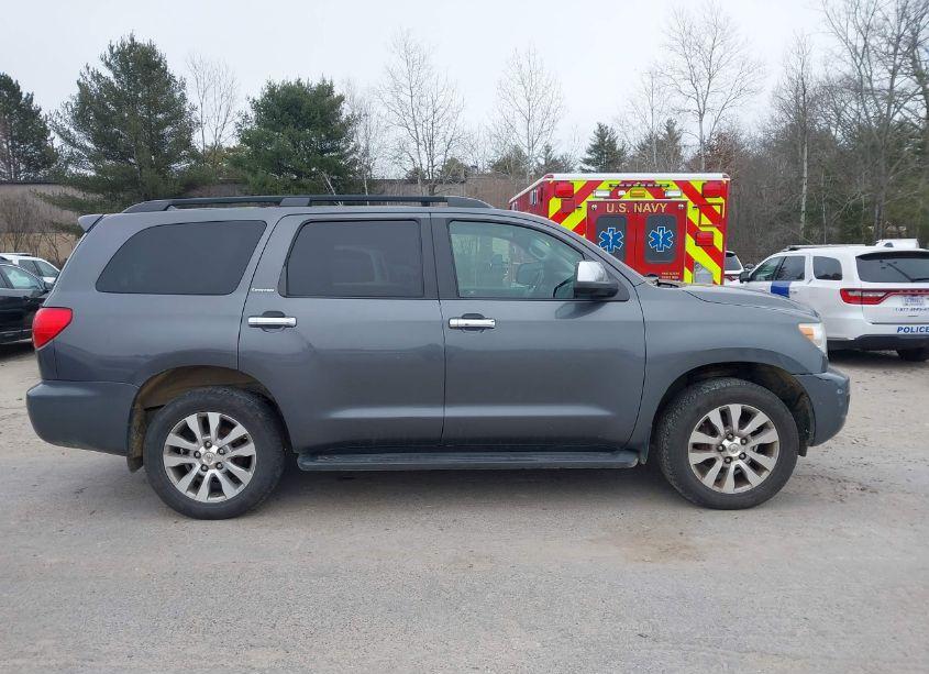 Photo 13 of 2011 Toyota Sequoia LIMITED 5.7L V8 (VIN 5TDJY5G19BS042482)