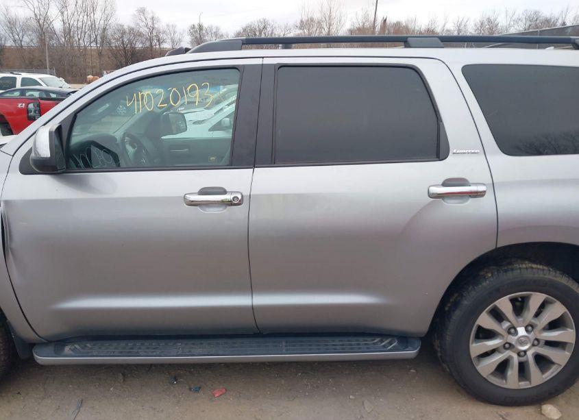 Photo 14 of 2010 Toyota Sequoia LIMITED 5.7L V8 (VIN 5TDJY5G1XAS029223)