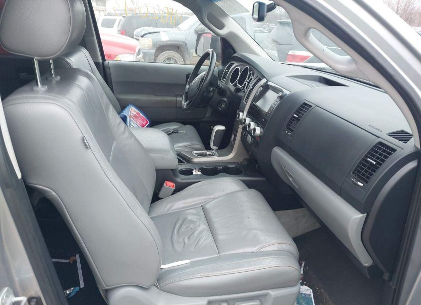 Photo 5 of 2010 Toyota Sequoia LIMITED 5.7L V8 (VIN 5TDJY5G1XAS029223)