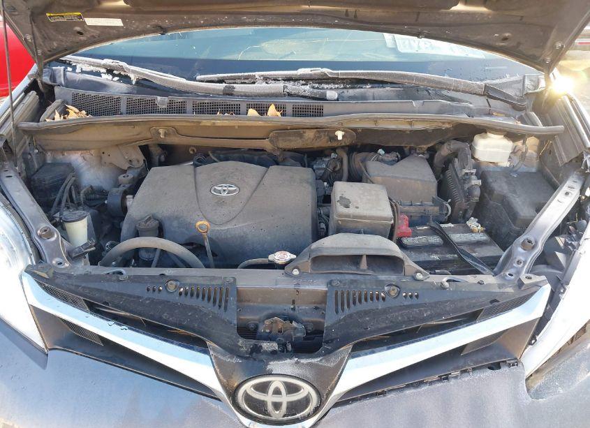 Photo 10 of 2020 Toyota Sienna LE (VIN 5TDJZ3DC0LS242322)