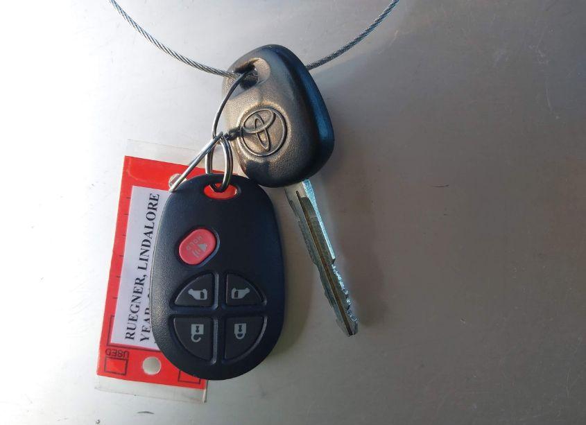 Photo 11 of 2020 Toyota Sienna LE (VIN 5TDJZ3DC0LS242322)