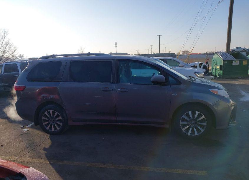 Photo 13 of 2020 Toyota Sienna LE (VIN 5TDJZ3DC0LS242322)