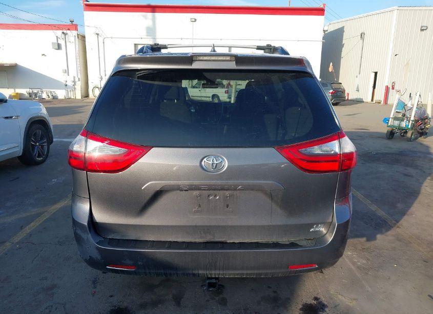 Photo 16 of 2020 Toyota Sienna LE (VIN 5TDJZ3DC0LS242322)