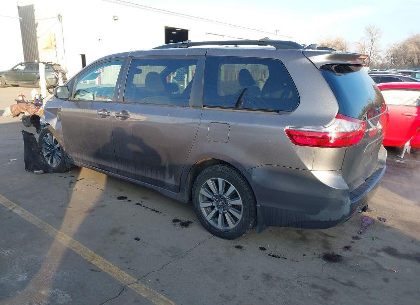 Photo 3 of 2020 Toyota Sienna LE (VIN 5TDJZ3DC0LS242322)