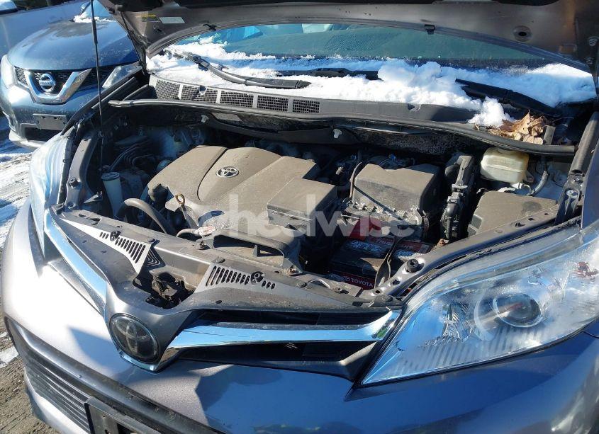 Photo 10 of 2018 Toyota Sienna LE 7 PASSENGER (VIN 5TDJZ3DC1JS201842)