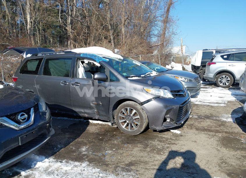 Photo 14 of 2018 Toyota Sienna LE 7 PASSENGER (VIN 5TDJZ3DC1JS201842)